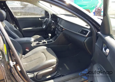 2018 Kia Optima S z USA, uszkodzony, nr VIN 5XXGT4L33JG198835